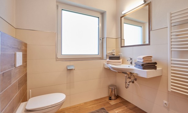 Modernes Badezimmer
